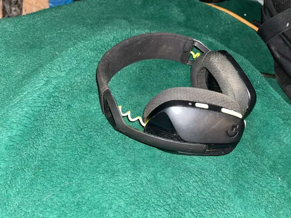 Logitech G435 Wireless Gaming Headset